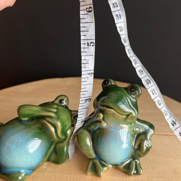 Whimsical Pair (2) Of Green Frogs Ceramic/Porcelain - Picture 6 of 6